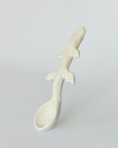 Купіть виріб ручної роботи Ceramic Spoon від Nadiia World. Ідеальний вибір для додавання вишуканості та шарму до вашого житлового простору або колекції особистих аксесуарів.