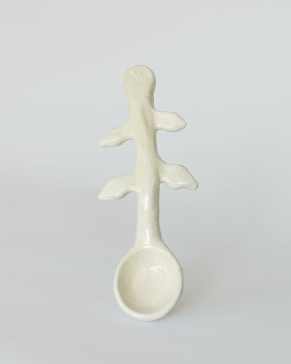 Купіть виріб ручної роботи Ceramic Spoon від Nadiia World. Ідеальний вибір для додавання вишуканості та шарму до вашого житлового простору або колекції особистих аксесуарів.