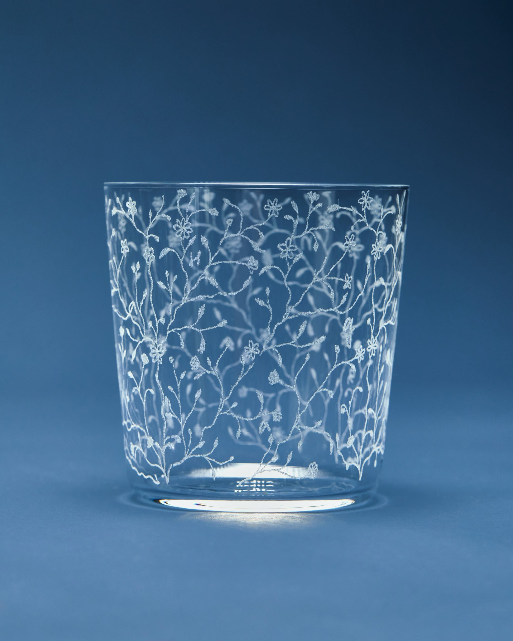 Купіть виріб ручної роботи Divine Garden Glasses від Nadiia World. Ідеальний вибір для додавання вишуканості та шарму до вашого житлового простору або колекції особистих аксесуарів.