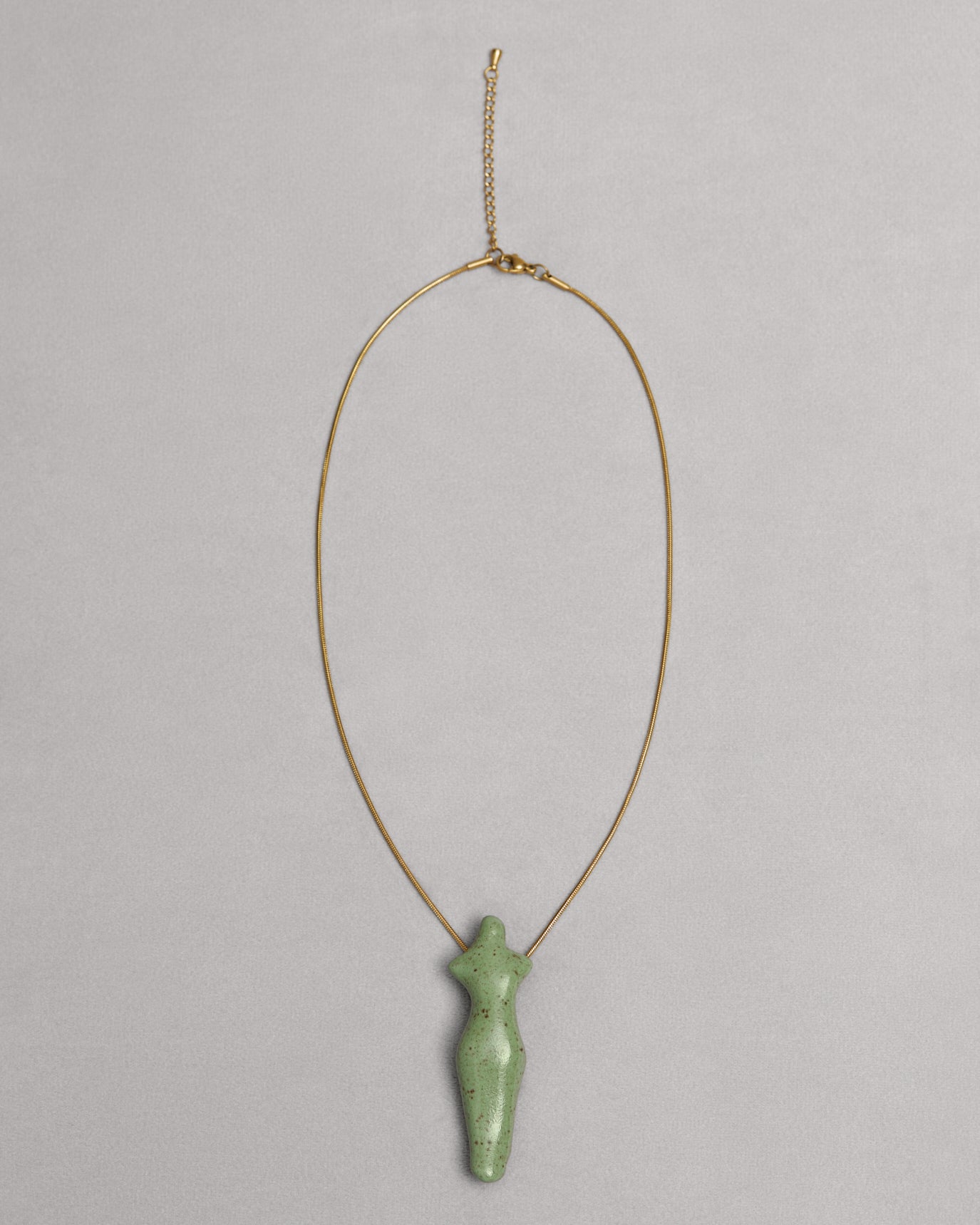 Porcelain Oranta pendant with a gold chain in Green