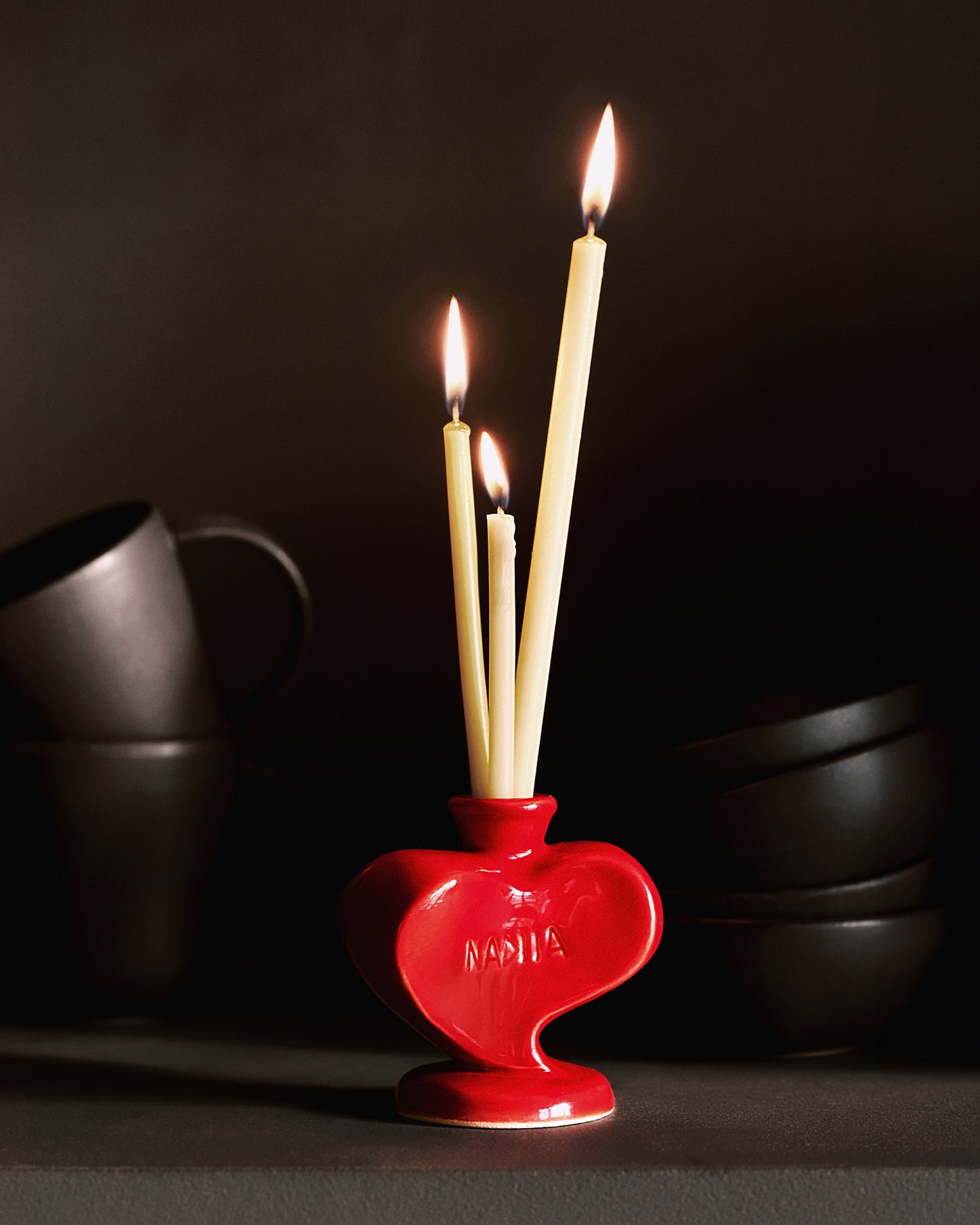 Купіть виріб ручної роботи Heart Candle Holder від Nadiia World. Ідеальний вибір для додавання вишуканості та шарму до вашого житлового простору або колекції особистих аксесуарів.