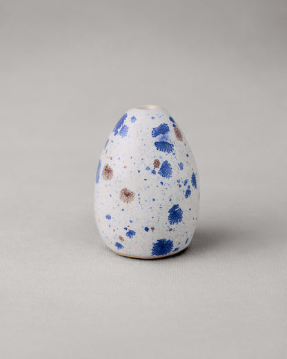 Купіть виріб ручної роботи Candlestick Egg Quail від Nadiia World. Ідеальний вибір для додавання вишуканості та шарму до вашого житлового простору або колекції особистих аксесуарів.