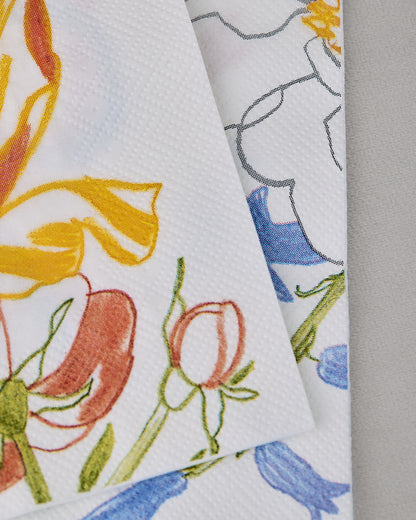 Купіть виріб ручної роботи Napkin Set "Festive Mood" від Nadiia World. Ідеальний вибір для додавання вишуканості та шарму до вашого житлового простору або колекції особистих аксесуарів.