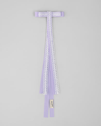 Купіть виріб ручної роботи Lilac Lace Ribbon Barrette від Nadiia World. Ідеальний вибір для додавання вишуканості та шарму до вашого житлового простору або колекції особистих аксесуарів.