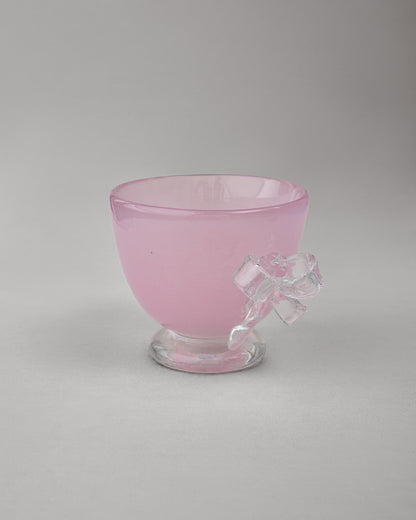 Купіть виріб ручної роботи Candy Jar with Two Bows "Nadiia" від Nadiia World. Ідеальний вибір для додавання вишуканості та шарму до вашого житлового простору або колекції особистих аксесуарів.