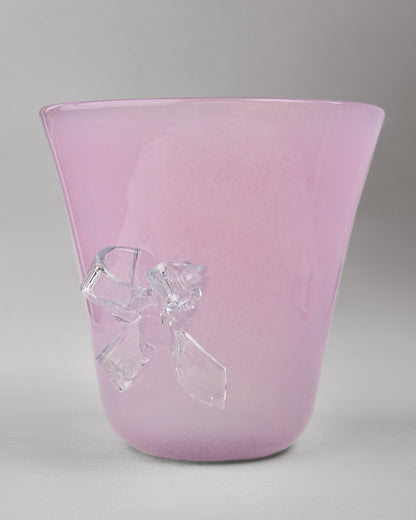 Купіть виріб ручної роботи Champagne Bucket with Two Bows "Nadiia" від Nadiia World. Ідеальний вибір для додавання вишуканості та шарму до вашого житлового простору або колекції особистих аксесуарів.