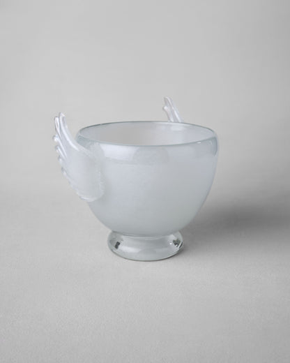 Купіть виріб ручної роботи Candy Jar "Wings" від Nadiia World. Ідеальний вибір для додавання вишуканості та шарму до вашого житлового простору або колекції особистих аксесуарів.